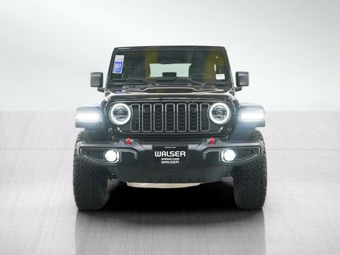 Used 2025 Jeep Wrangler Unlimited Rubicon w/ Convenience Group AWD/4WD image 8