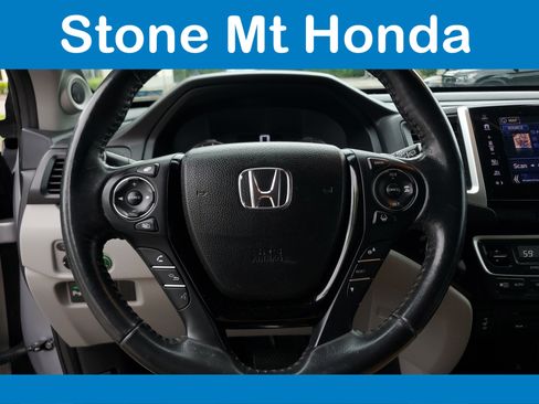 Used 2017 Honda Pilot Touring image 24