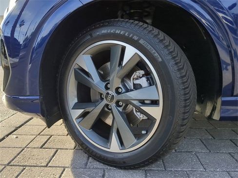 Used 2023 Audi Q4 e-tron Premium w/ Convenience Package image 34