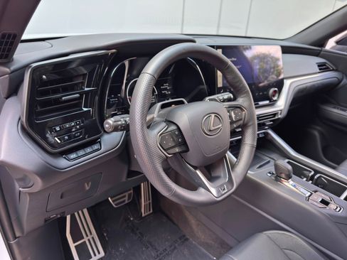 Used 2026 Lexus TX 500h AWD w/ Technology Package image 14