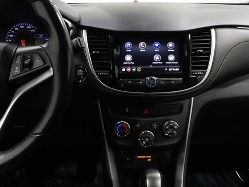 Used 2020 Chevrolet Trax LT w/ LT Convenience Package AWD/4WD image 23