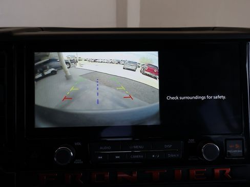 Used 2025 Nissan Frontier PRO-4X AWD/4WD image 32