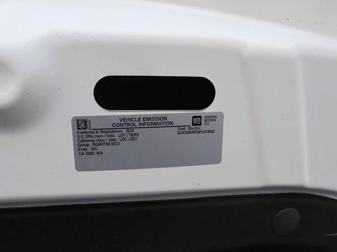 Used 2024 Chevrolet Equinox EV RS FWD image 7
