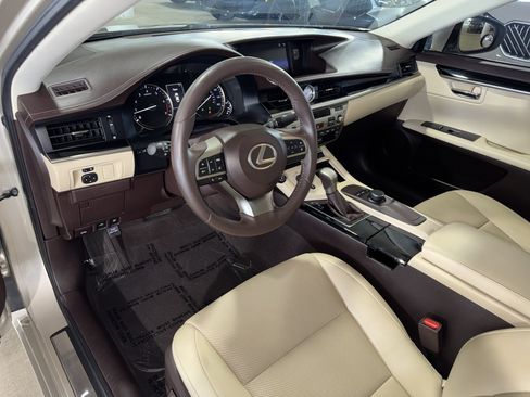 Used 2016 Lexus ES 350 w/ Accessory Package 2 image 19