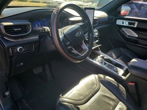 Certified 2022 Ford Explorer Platinum w/ Equipment Group 601A image 19