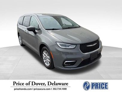 Used 2023 Chrysler Pacifica Touring-L