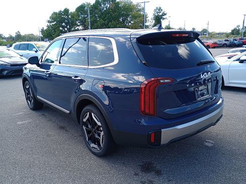 New 2025 Kia Telluride S image 5