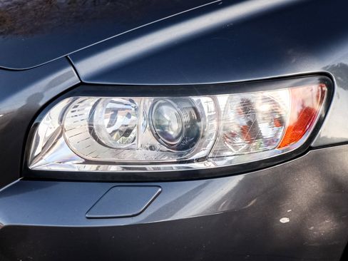 Used 2011 Volvo V50 T5 image 6