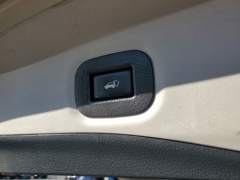 Certified 2020 Nissan Rogue SL image 9