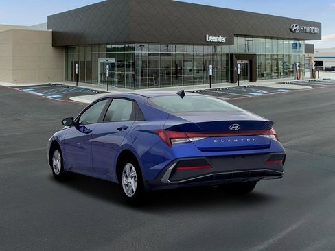 New 2026 Hyundai Elantra SE image 5