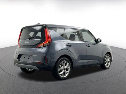 Used 2025 Kia Soul LX w/ LX Technology Package FWD image 11