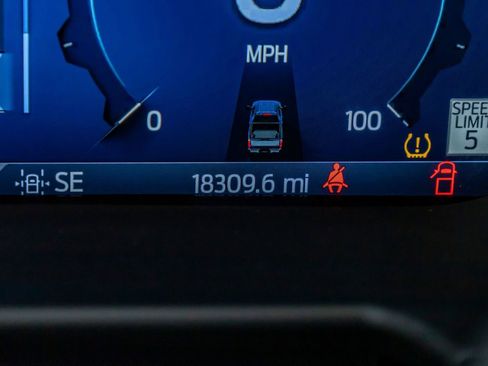 Used 2024 Ford F350 Platinum image 18