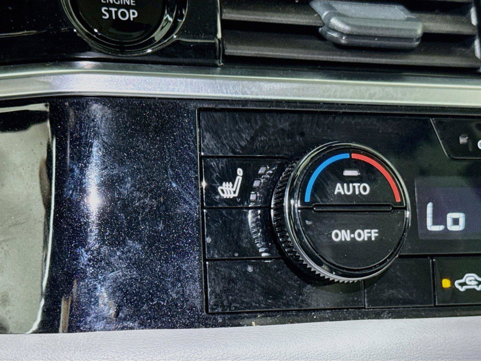 Used 2025 Nissan Pathfinder SL FWD image 18