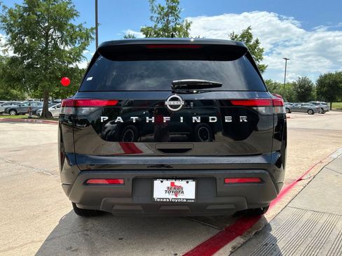 Used 2025 Nissan Pathfinder SV FWD image 7
