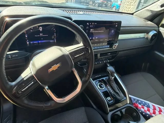 Used 2023 Chevrolet Colorado LT w/ LT Convenience Package II AWD/4WD image 5