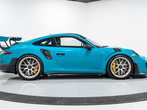 Used 2018 Porsche 911 GT2 RS w/ Weissach Package RWD image 2