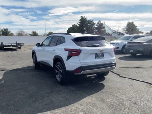 New 2026 Chevrolet Trax LT FWD image 6