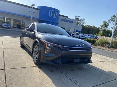 Used 2026 Kia K4 FWD image 2