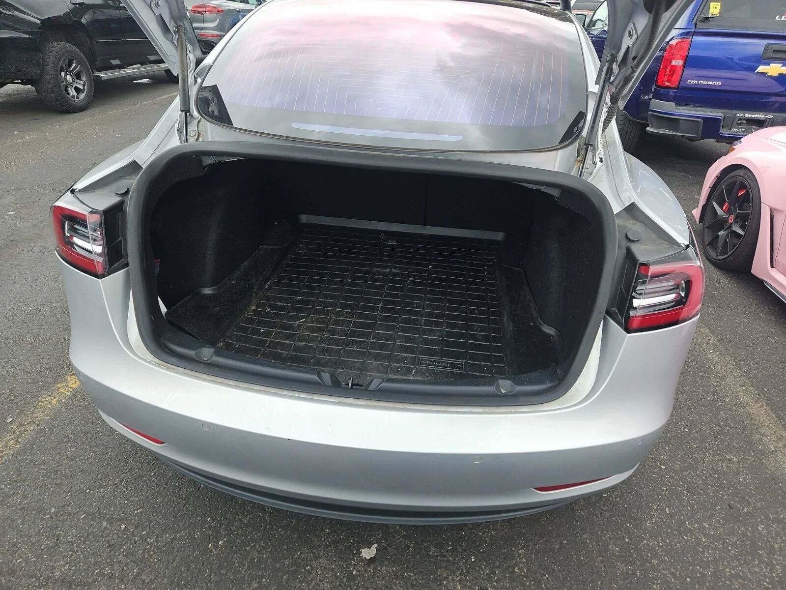 Used 2018 Tesla Model 3 Long Range RWD image 6