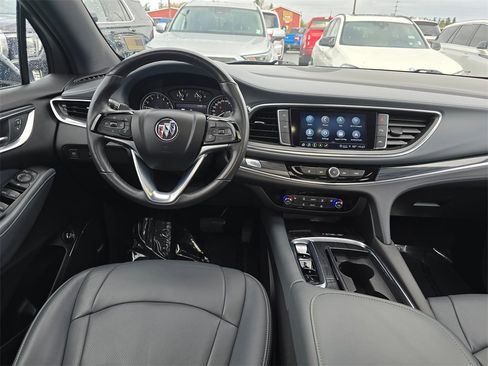 Used 2023 Buick Enclave Essence image 13