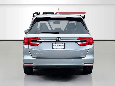 Used 2024 Honda Odyssey Elite image 6