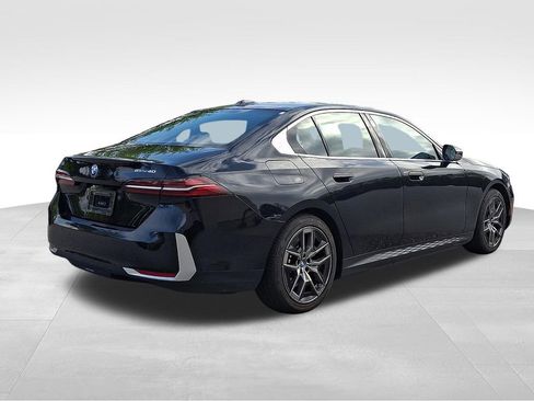 Used 2025 BMW i5 eDrive40i RWD image 6