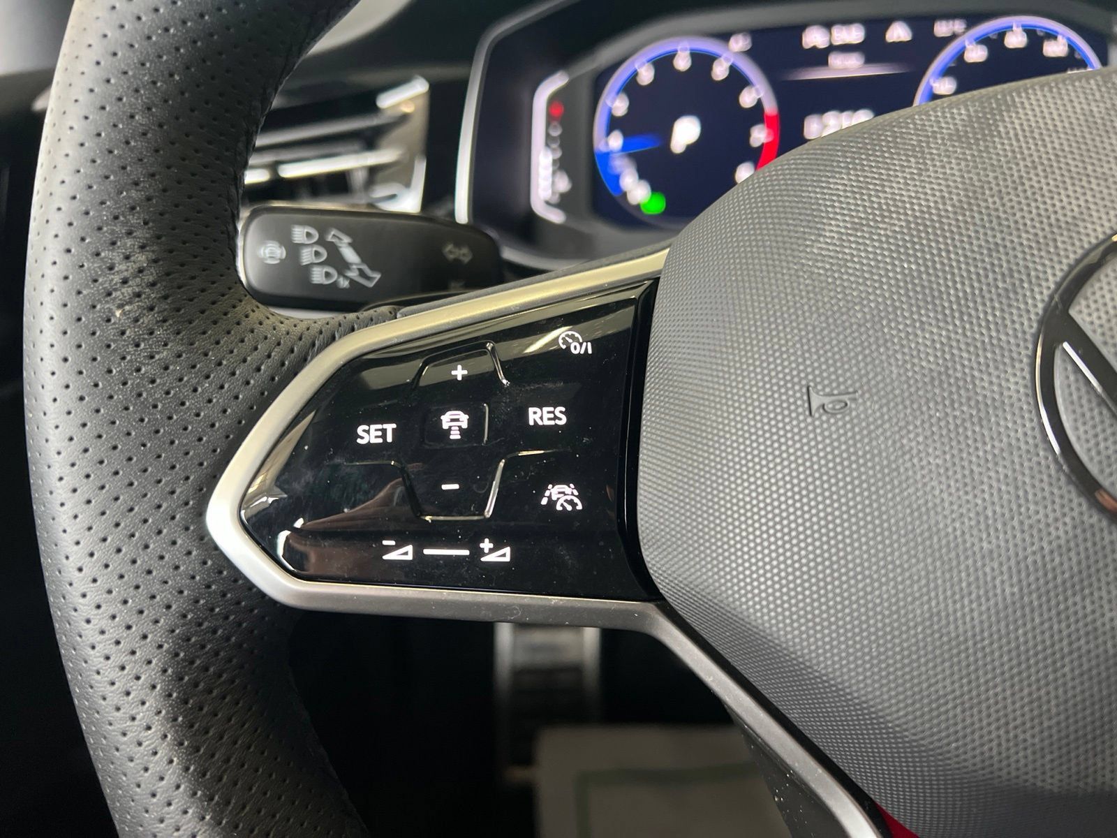 Certified 2025 Volkswagen Jetta GLI Autobahn FWD image 22