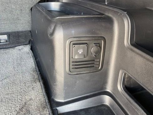 Used 2016 Toyota 4Runner SR5 image 31