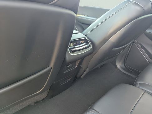 Used 2023 Cadillac XT6 Premium Luxury image 16