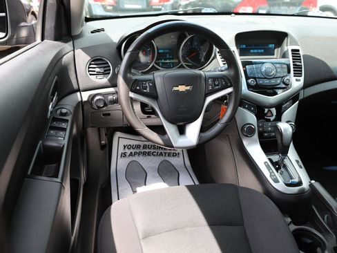 Used 2014 Chevrolet Cruze LT FWD image 13
