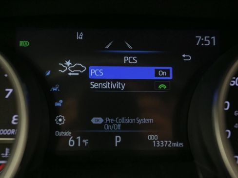 Used 2022 Toyota Camry LE image 38