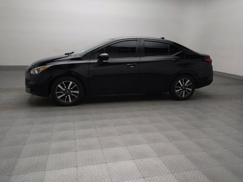 Used 2021 Nissan Versa SV image 2