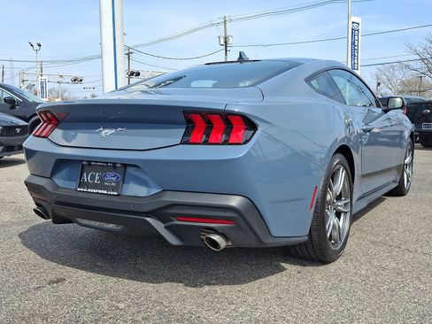 Used 2025 Ford Mustang Coupe image 6