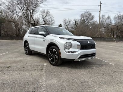 New 2025 Mitsubishi Outlander SE