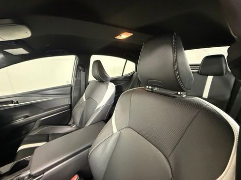 Used 2025 Toyota Camry SE FWD image 5