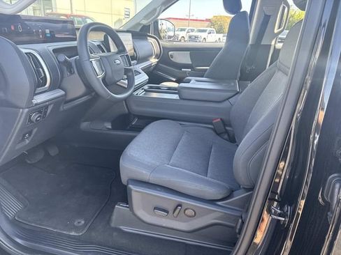 Used 2025 Ford Expedition Active AWD/4WD image 24