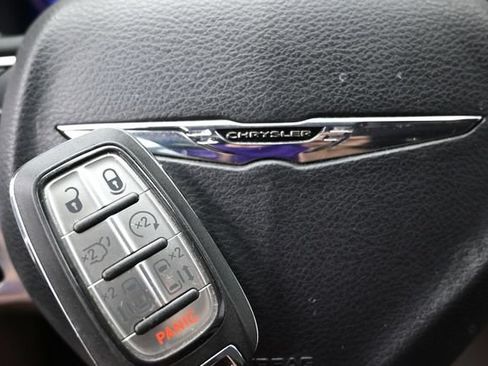 Certified 2024 Chrysler Pacifica Touring-L FWD image 47