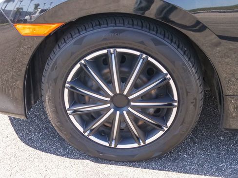 Used 2017 Honda Civic LX image 5