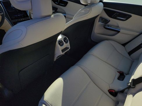 Certified 2025 Mercedes-Benz C 300 Sedan image 7