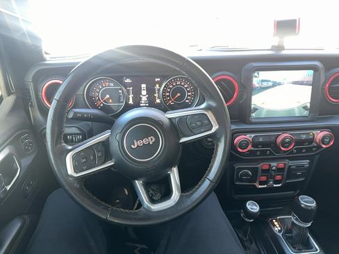 Used 2021 Jeep Gladiator Overland image 13