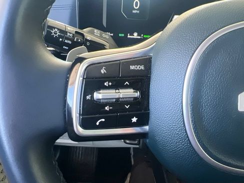 Certified 2025 Kia Carnival SX w/ SX Dark Edition Package FWD image 59