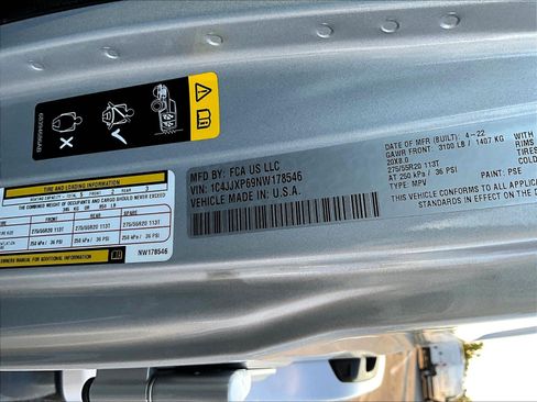Used 2022 Jeep Wrangler Unlimited Sahara w/ Cold Weather Group AWD/4WD image 16