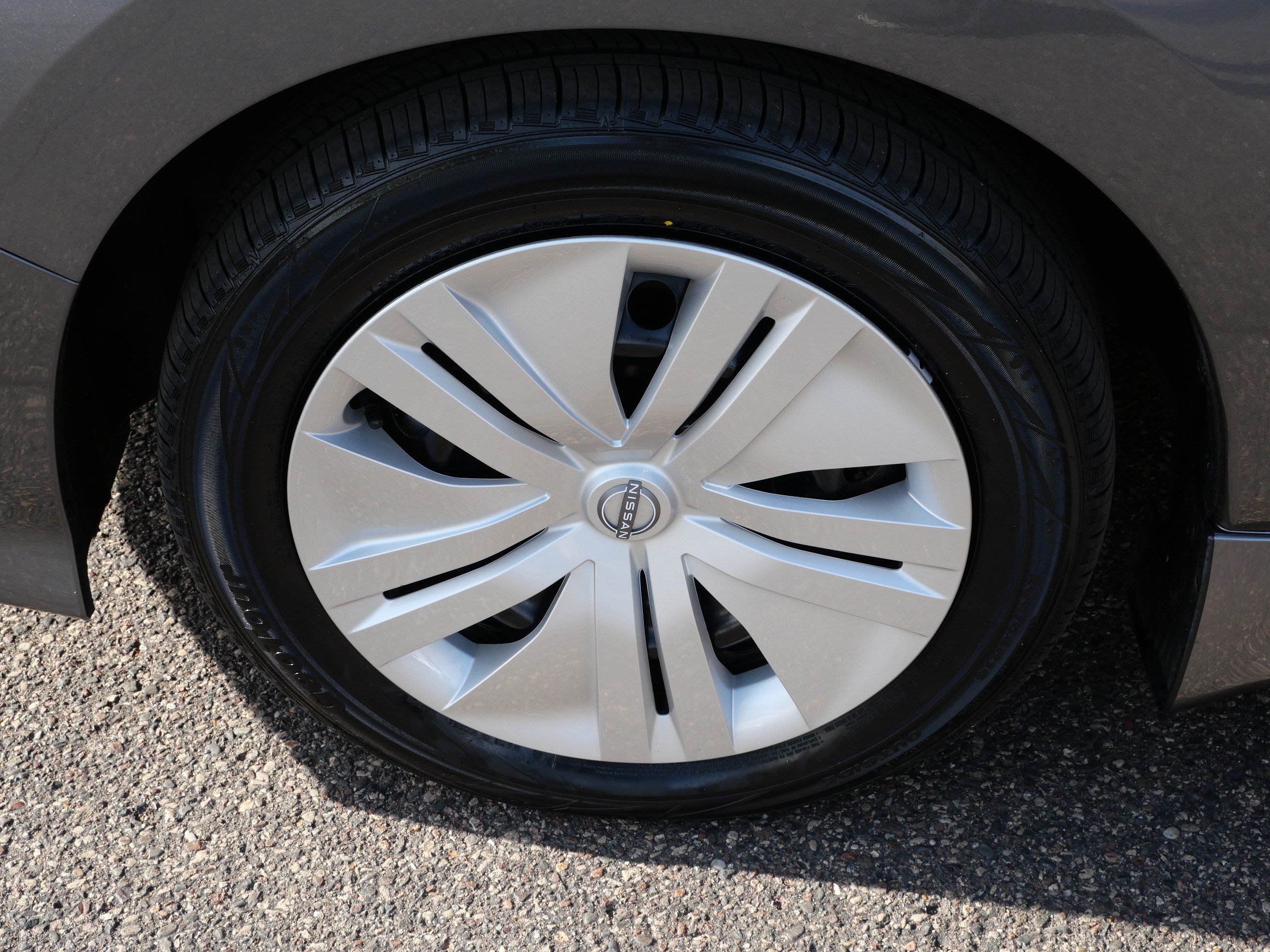 Used 2025 Nissan Leaf S FWD image 15