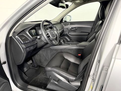Used 2020 Volvo XC90 T6 Momentum w/ Protection Package Premier image 36