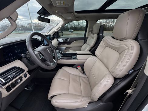 Used 2024 Lincoln Navigator L Reserve image 16