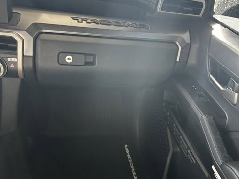 Used 2024 Toyota Tacoma TRD Off-Road image 27