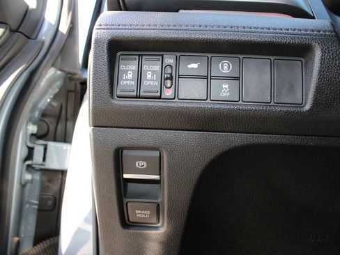 Used 2024 Honda Odyssey Sport image 16