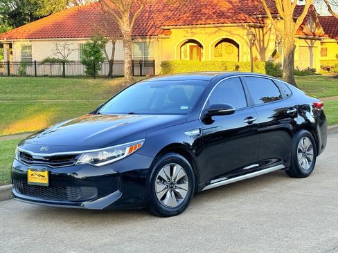 Used 2017 Kia Optima Premium image 1