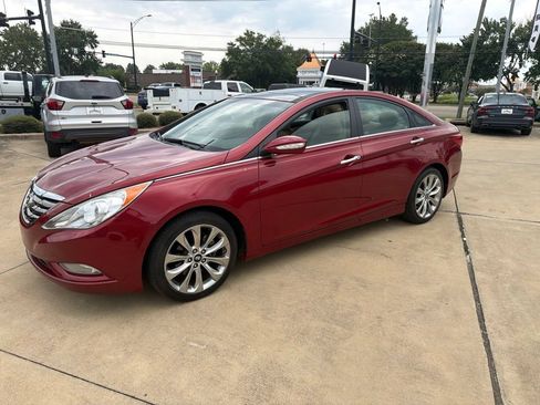 Used 2012 Hyundai Sonata Limited w/ Navigation Pkg FWD image 6