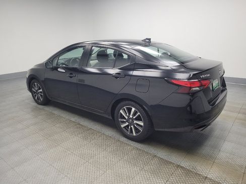 Used 2021 Nissan Versa SV image 3